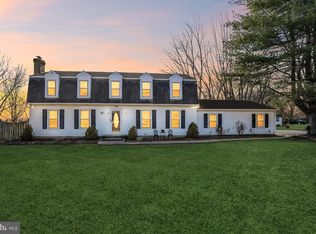 12607 Fitzwater Dr, Nokesville, VA 20181