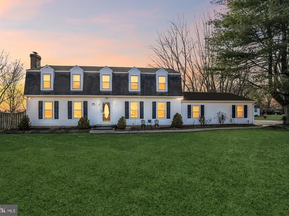 12607 Fitzwater Dr, Nokesville, VA 20181