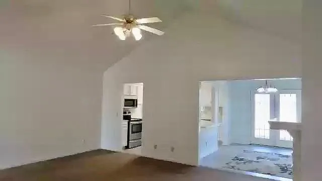 3 bed, 1504 sqft, $1,650 — Photo 3