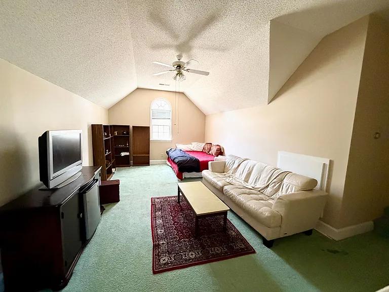 525 Brook Ave — Photo 20