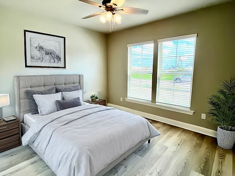 756 Venecia Dr — Photo 4