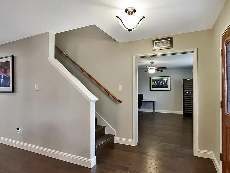 1007 Shelborn Dr — Photo 8