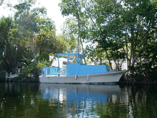 956 Shaw Dr, Key Largo, FL 33037