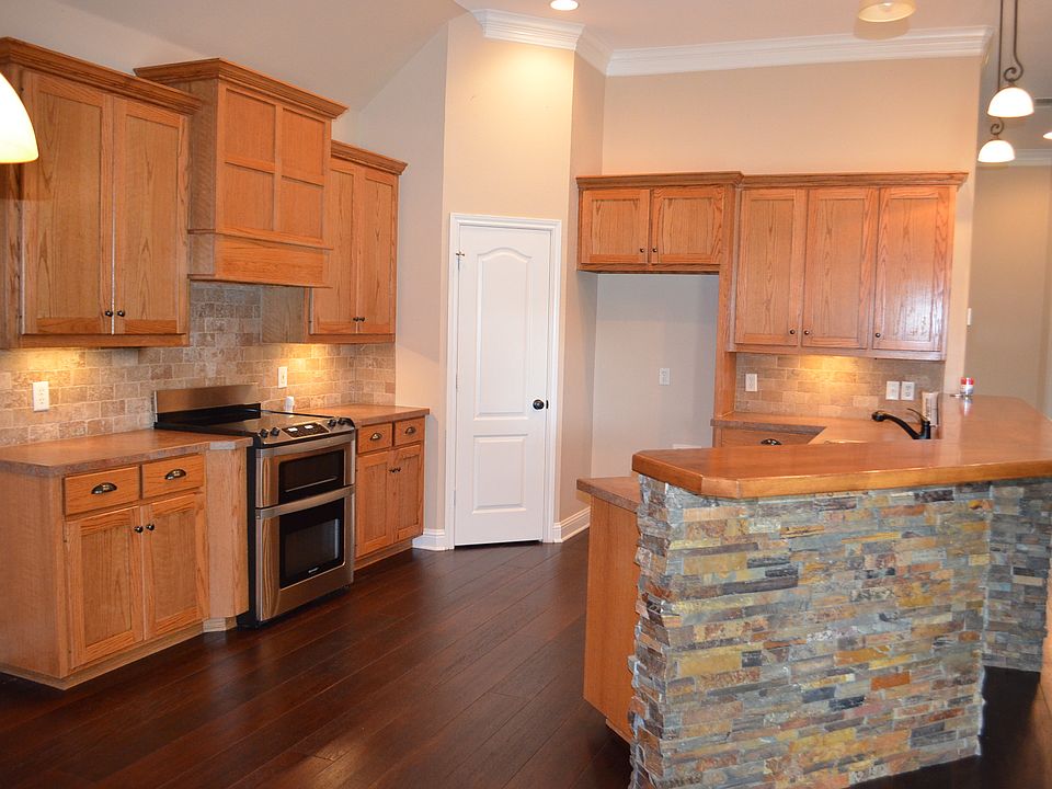 1st image of 416 Stonebriar Dr