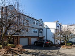12 Kensington Ct, Nanuet, NY 10954