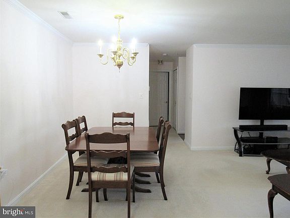3rd image of 1400H Bonnett Pl #1400-H