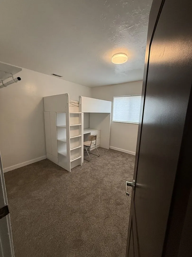 Affordable Beautiful Student Housing for Snow College students 5 rooms, 2 shared bathrooms, share... — Photo 1