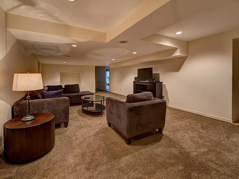 10490 Frontenac Woods Ln — Photo 52