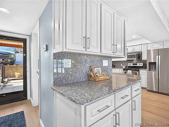 5th image of 889 Malibu Rd Unit 14