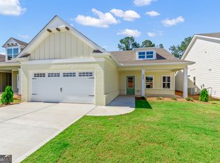 300 Redhaven Dr, Senoia, GA 30276