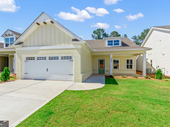 300 Redhaven Dr, Senoia, GA 30276