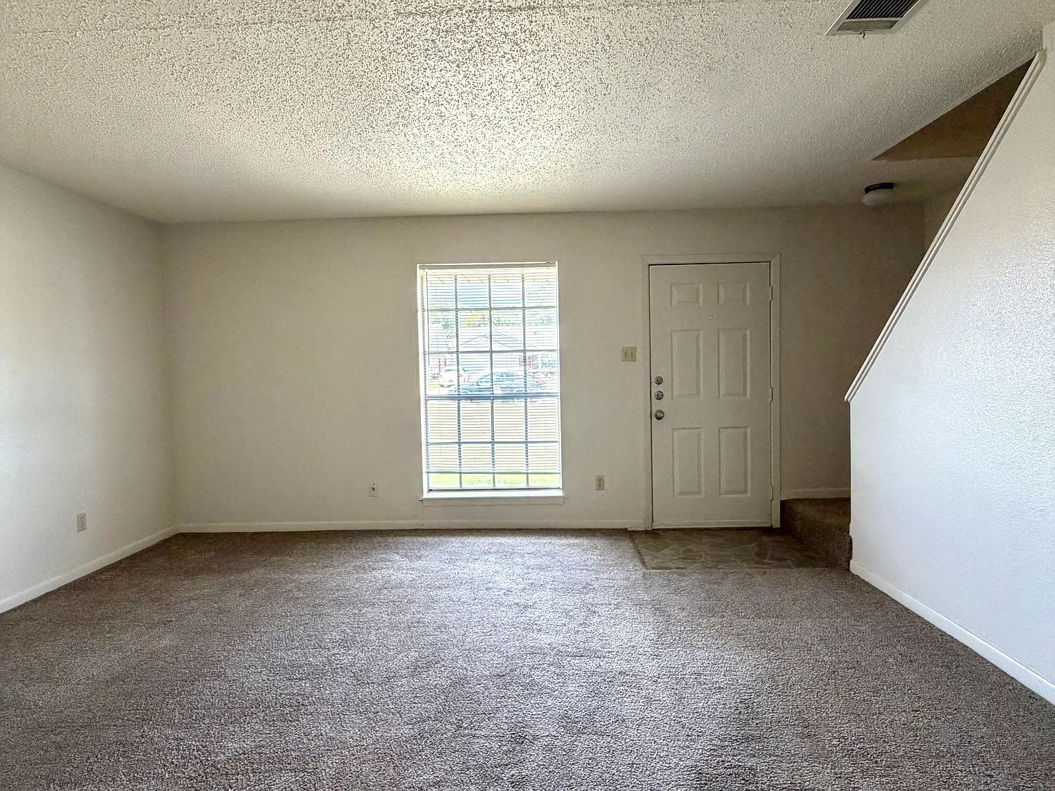 2 bed, 1.5 bath, 850 sqft, $995 — Photo 4