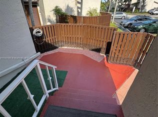 10302 NW 9th Street Cir APT 201, Miami, FL 33172