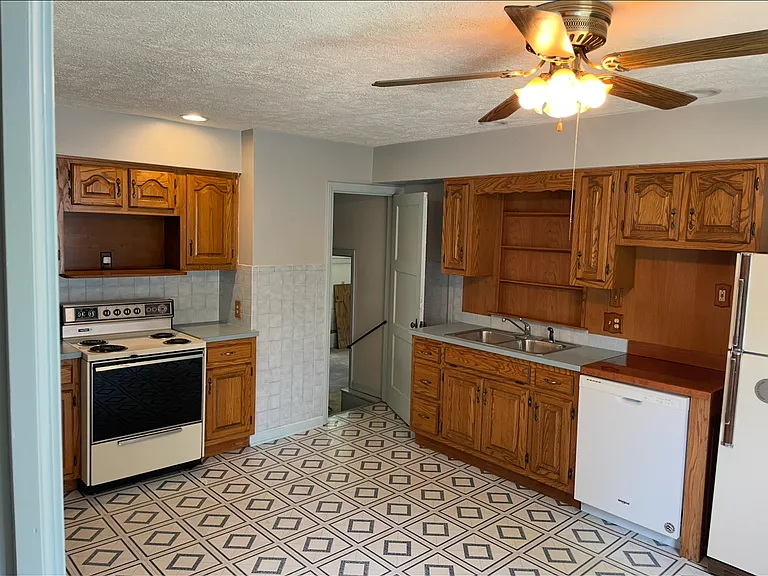 258 Richland Ave — Photo 2