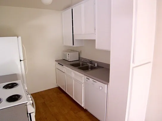 9522 Carroll Canyon Rd #118 — Photo 4