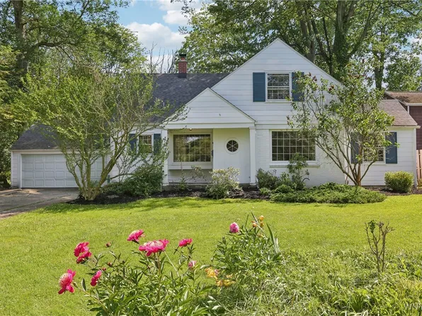 20 Willowbrook Dr, Buffalo, NY 14221