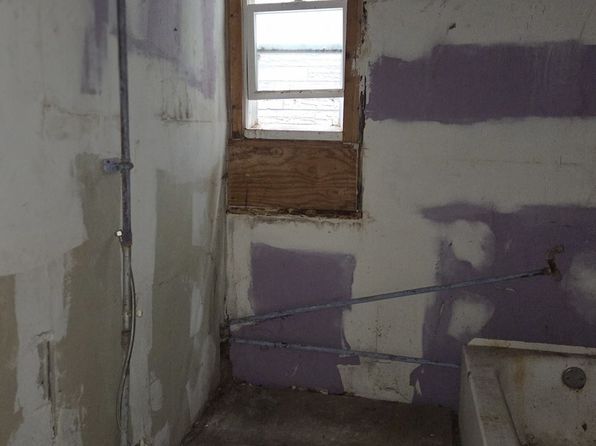 chicago-illinois-442890507 picture