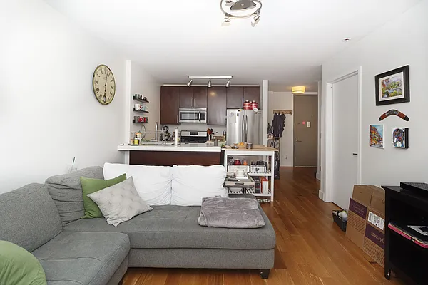 Rented by Flip Technologies Inc | media 33