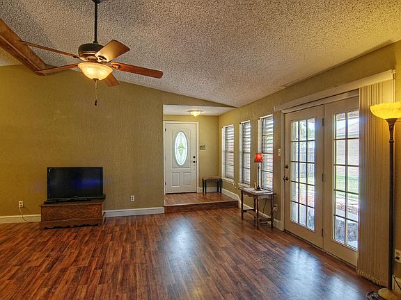 3rd image of 1317 Harbor Lights Dr