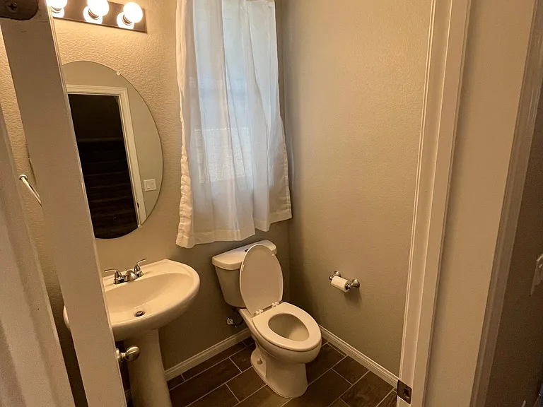 845 E Sunset Rd — Photo 11
