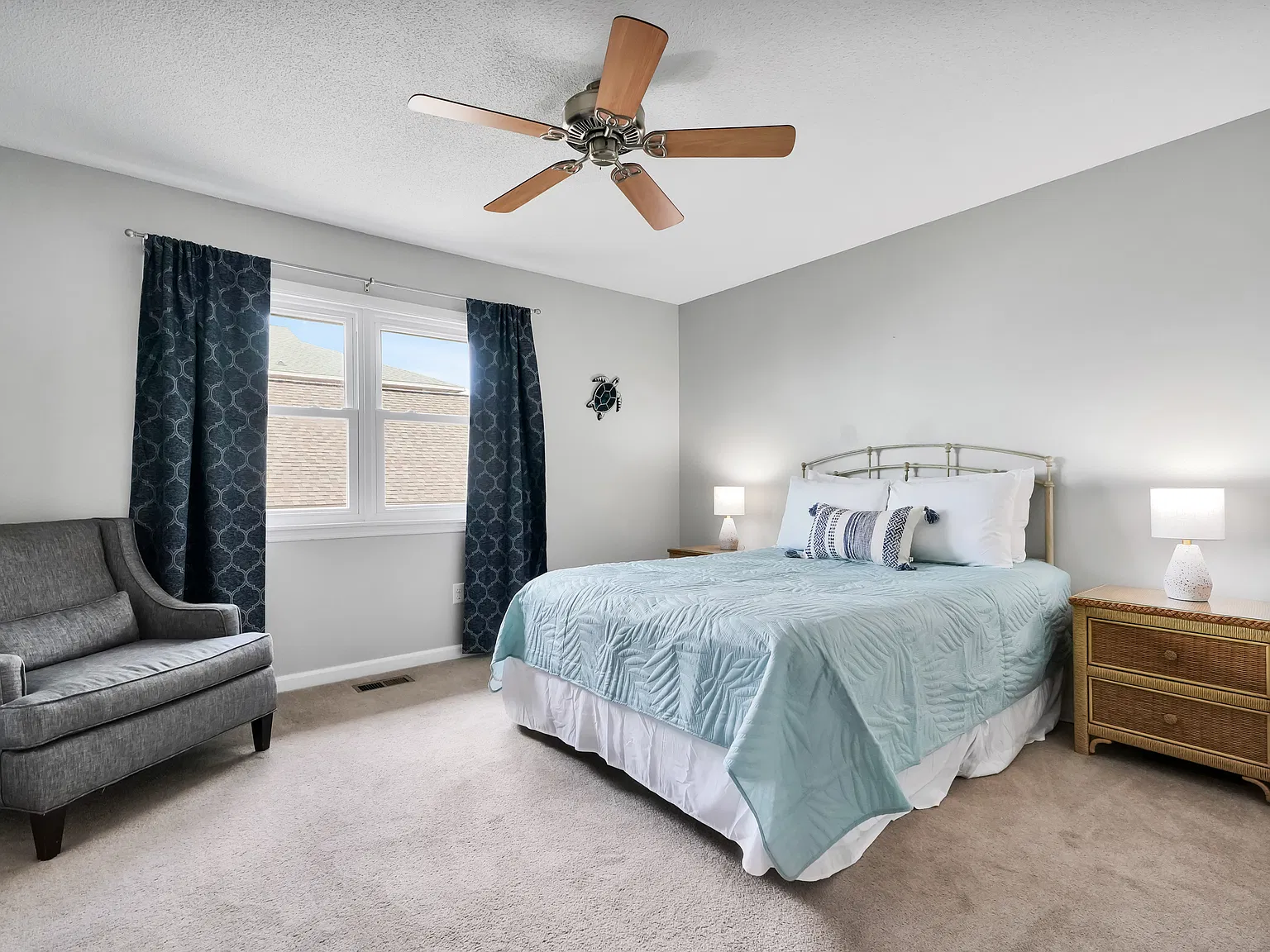 2 bed, 2.5 bath, 1200 sqft, $1,800 — Photo 3
