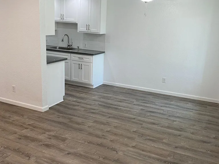 149 E Union Ave #C — Photo 3