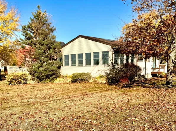 108 Town Farm Rd, Ipswich, MA 01938