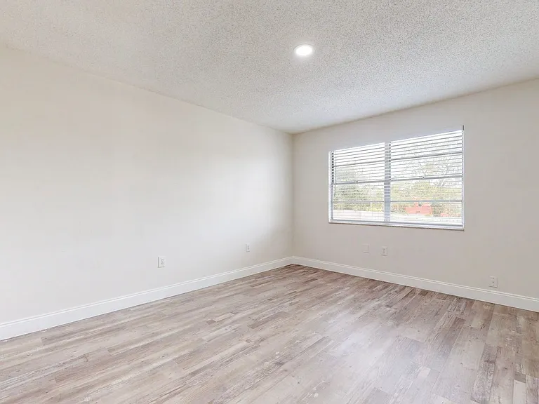 Janie B Apartments — Photo 29