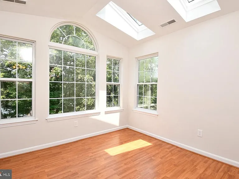 3802 Koval Ln — Photo 11