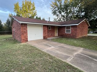 202 Summer Cir, Sallisaw, OK 74955