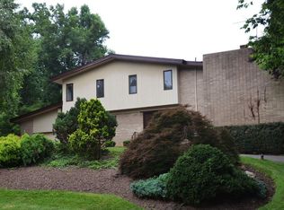 7134 River Rd, Bethesda, MD 20817