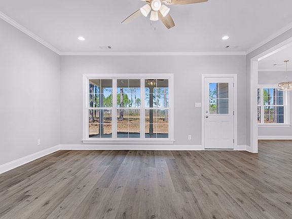 4th image of 112 Creekwood Cir