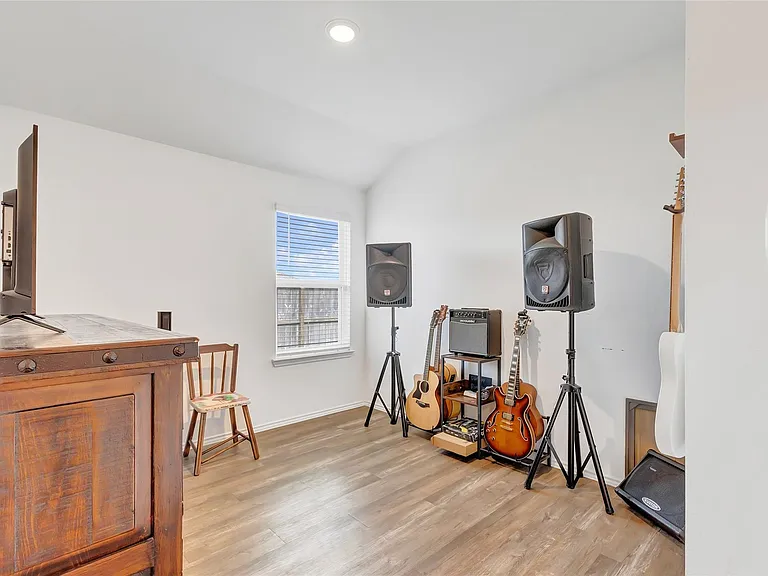 1012 Llano Trl — Photo 14