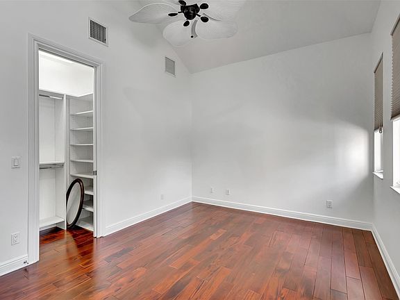 3rd image of 111 NW 1st Avenue