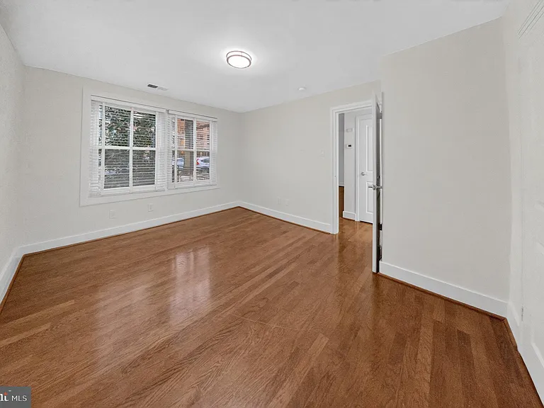 4840 Macarthur Blvd NW #401 — Photo 12