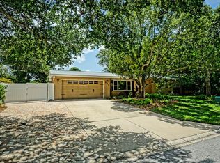 697 Crescent Dr, Largo, FL 33770