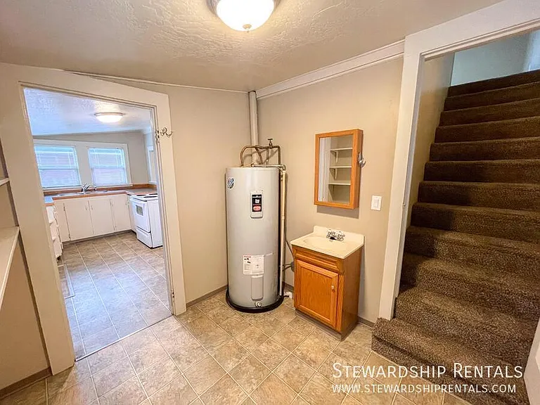 942 E 18th Ave #15 — Photo 8