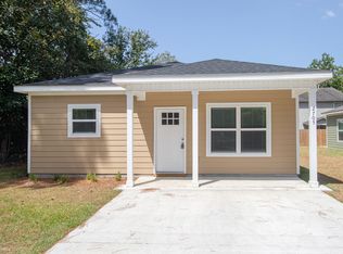 2705 N 11th St, Ocean Springs, MS 39564