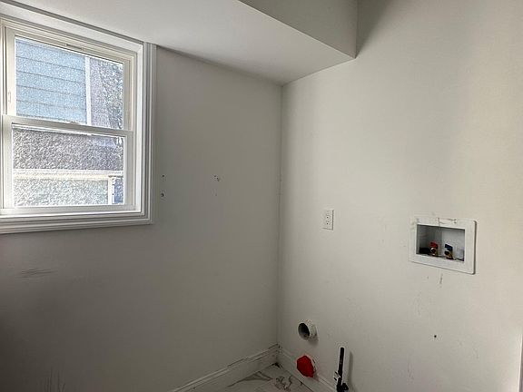 2nd image of 148 N 9th St #3