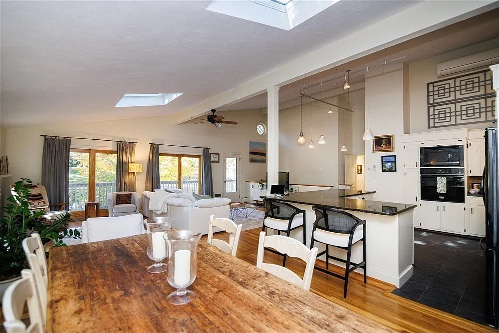 3 bed, 3.0 bath, 2626 sqft, $5,500 — Photo 4
