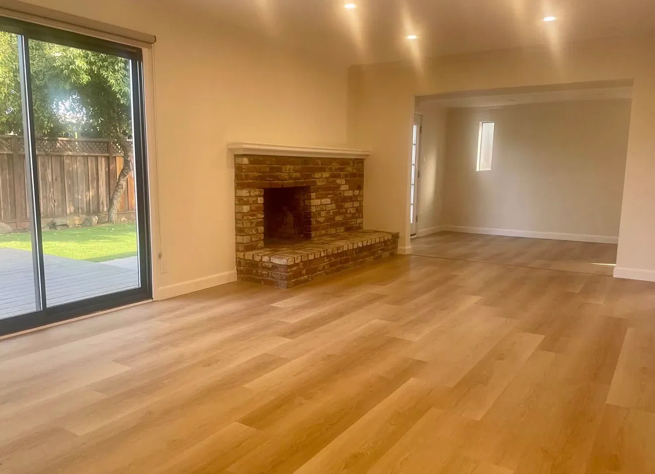 3 bed, 1400 sqft, $3,850 — Photo 2