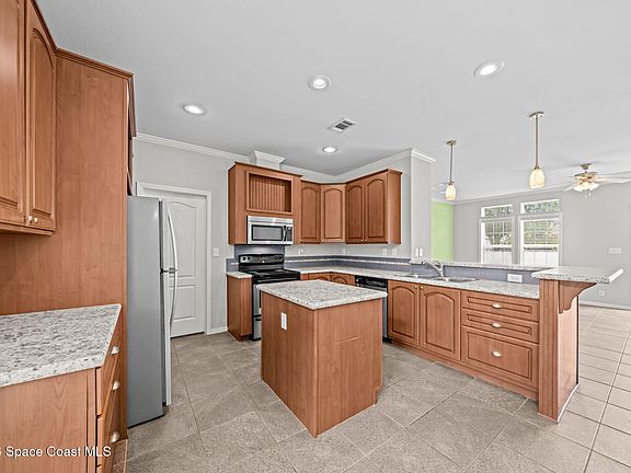 5th image of 1873 Nanton St NW