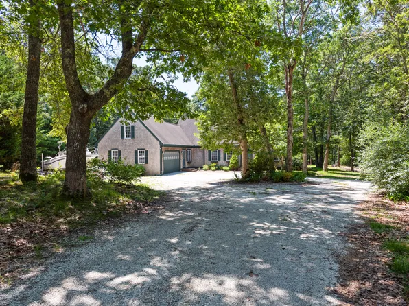 25 Gilbert Lane, Harwich Port, MA 02646