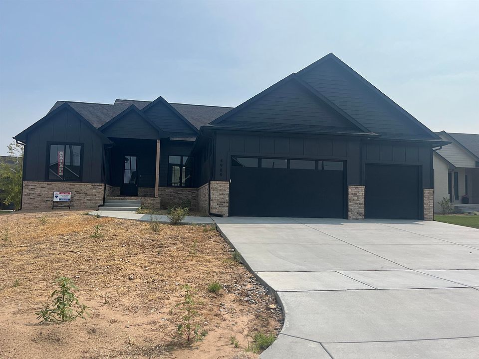 1st image of 4989 N Emerald Ct
