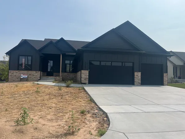 4989 N Emerald Ct, Maize, KS 67101