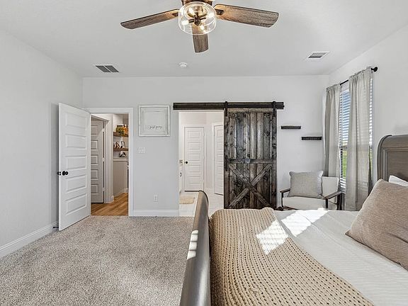 2nd image of 4007 Avion Dr