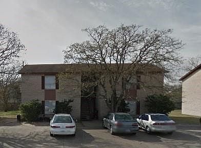 1st image of 2708 Evergreen Cir #D