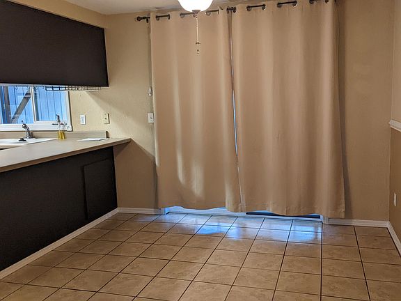 5th image of 1198 Glengrove Ave