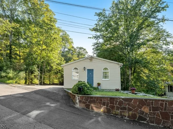 24 Southard Rd, Mount Arlington Boro, NJ 07856