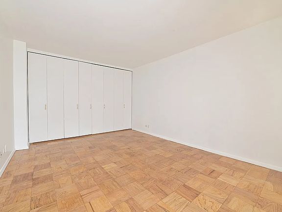 2nd image of 110-11 Qns Blvd #6L